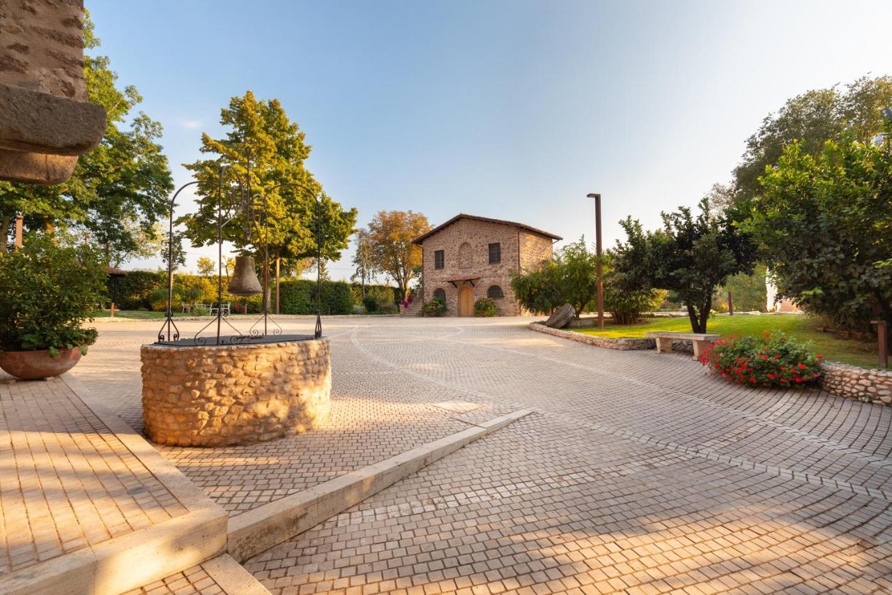 Hotel Antico Borgo Molino 7Cento Vicino Ai Giardini Di Ninfa Cori Exterior foto